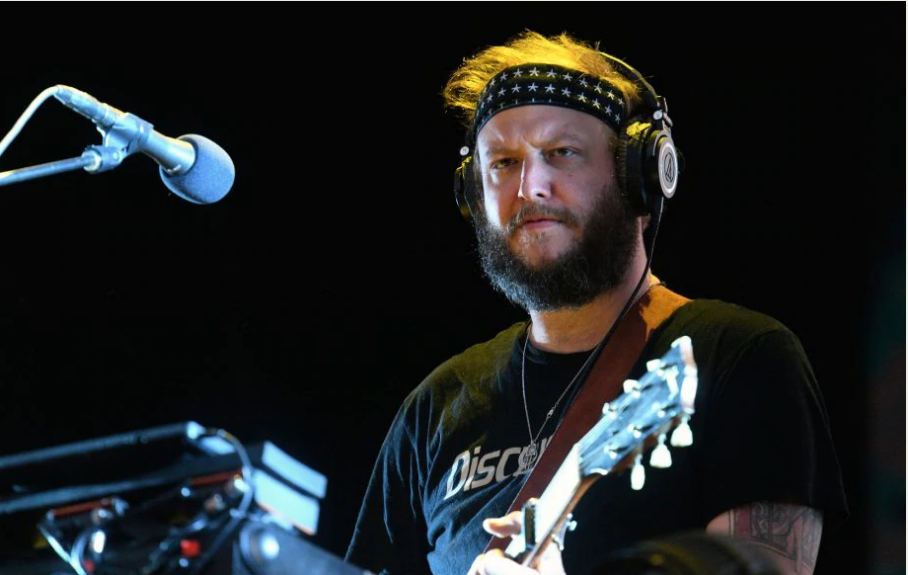 Ter gelegenheid van de 10e verjaardag van het 2e album van Bon Iver een gelimiteerde uitgave op wit Vinyl.