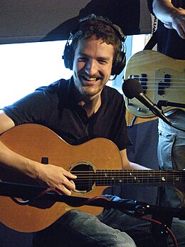 Frank Turner Is Undefeated Met Zijn 10e Studioalbum