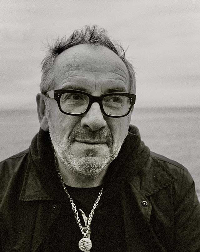 Elvis Costello start 2022 met een nieuw vinylalbum