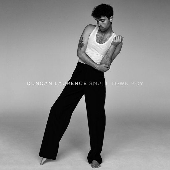 Duncan Laurence kondigt zijn debuutalbum ‘Small Town Boy’ aan