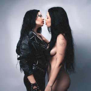 Kelsy & the Heroines Karter - Love Made Me Do It (LP) Cover Arts and Media | Records on Vinyl